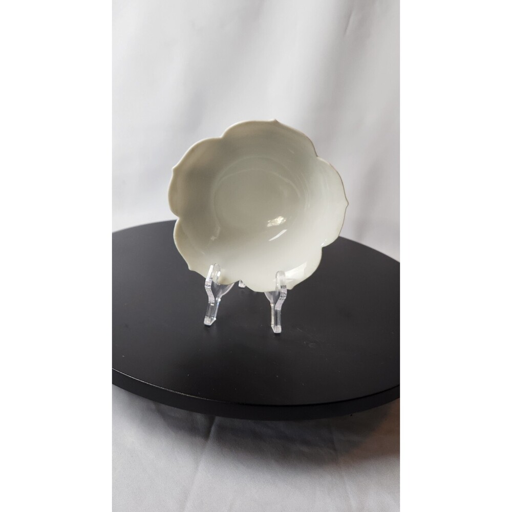 Lotus Flower Bowl White Porcelain Vintage - Picture 2 of 4